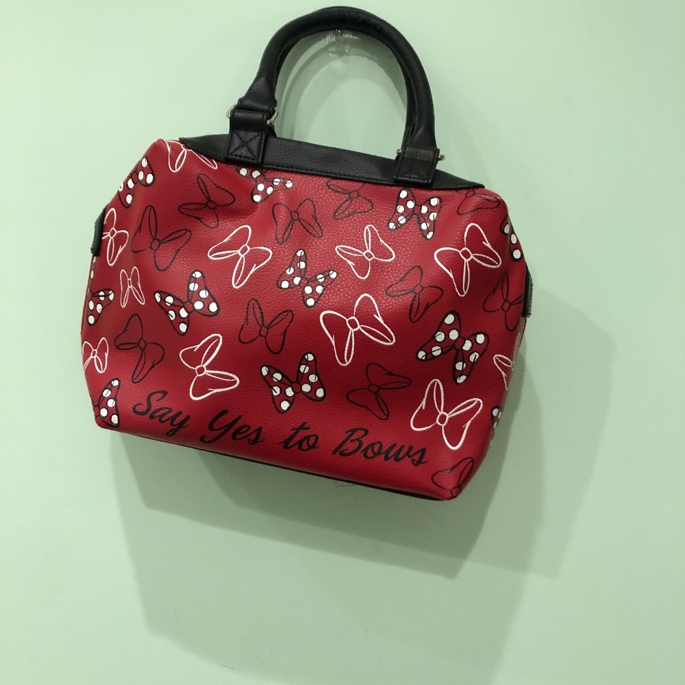 Disney Purse (Say yes to bows)